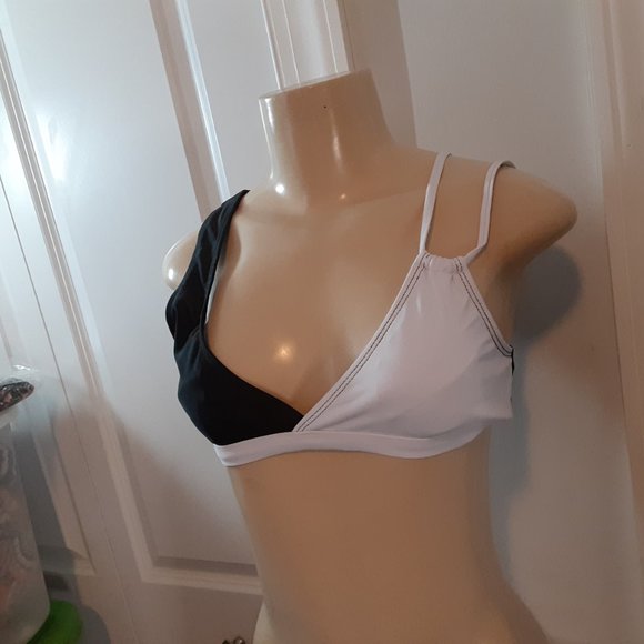 Color Block Two Tone Black & White Bikini Top Shein - Picture 7 of 12